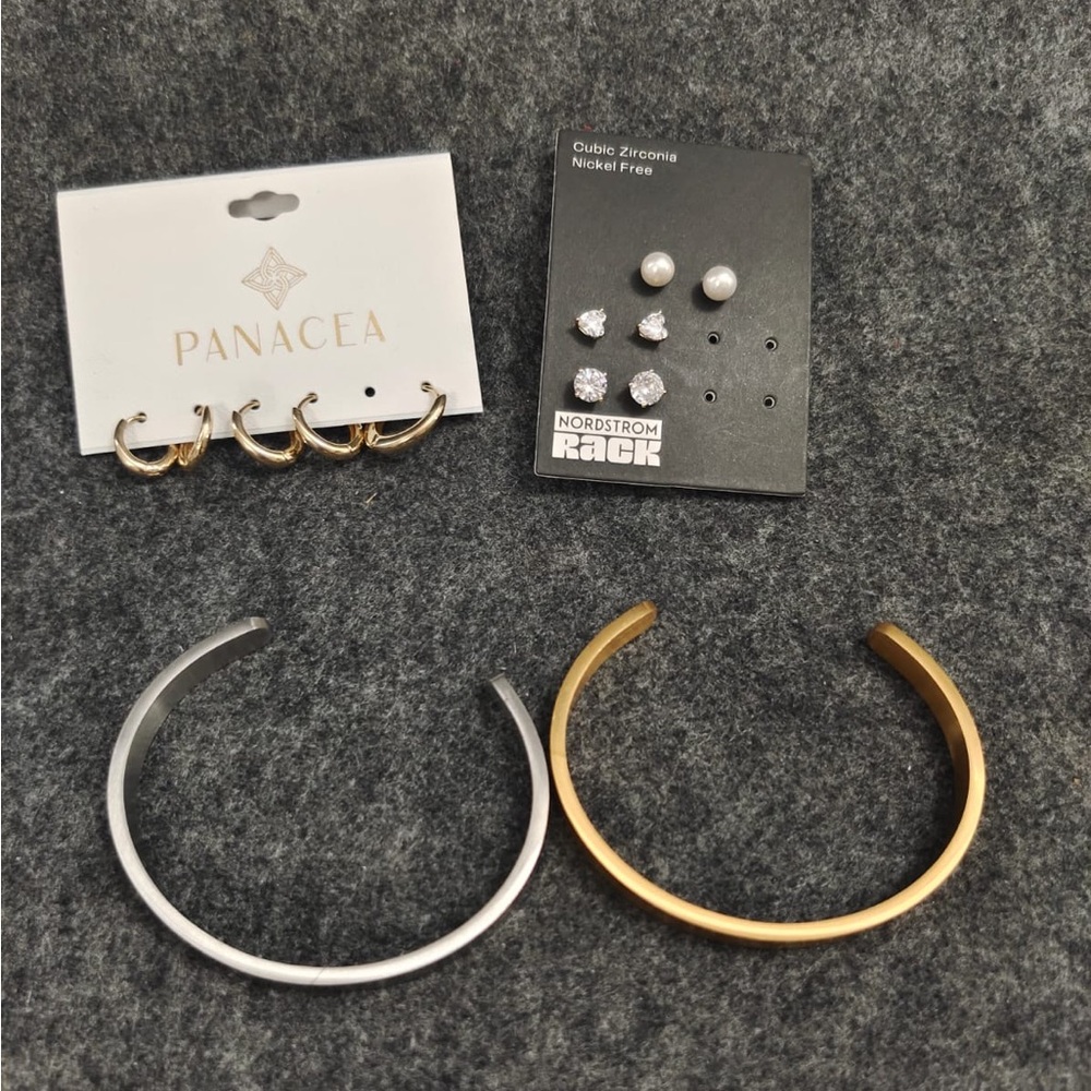 New Nordstrom Jewelery Bundle earrings & bracelets